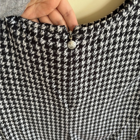 Black & White Houndstooth Long Sleeve Dress - Picture 3 of 5